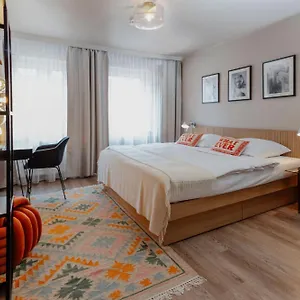 Lux 2*, Munich Allemagne